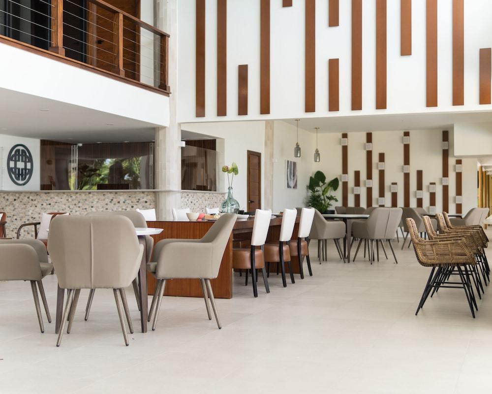 Cara Hotels Trinidad Claxton Bay エクステリア 写真