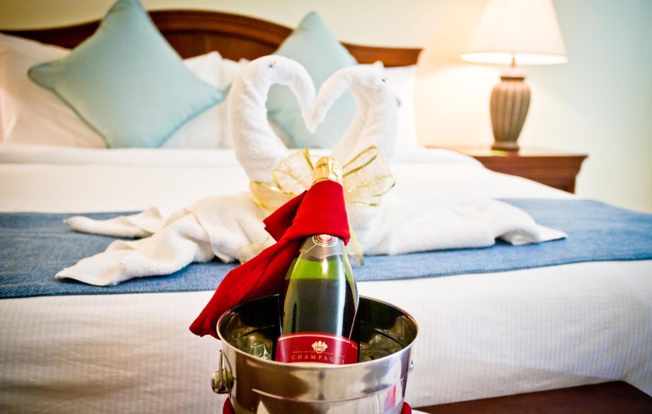 Cara Hotels Trinidad Claxton Bay エクステリア 写真